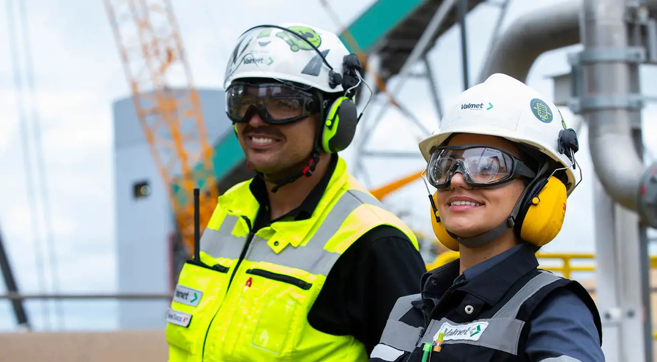 Valmet-experts-on-customer-site.jpg