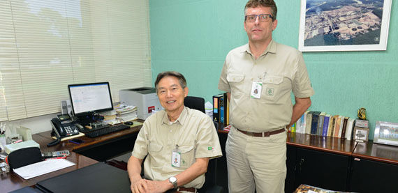 Naohiro Doi, CEO, and Julio Ribeiro, Industrial Director at Cenibra